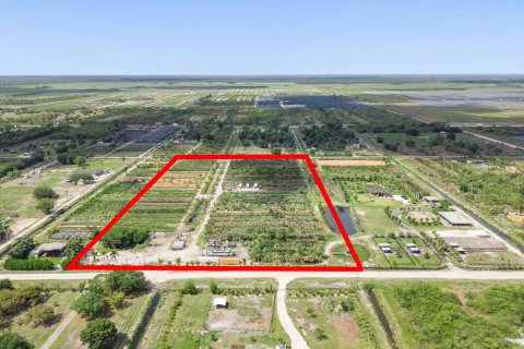 Commercial property in Loxahatchee Groves, Florida № 2249194 - photo 11