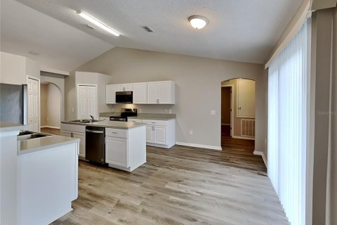 Снять в аренду виллу или дом в Спринг-Хилл, Флорида 1 комната, 189.89м2, № 1912419 - фото 7