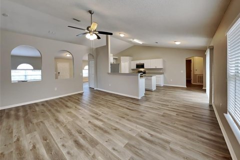 Снять в аренду виллу или дом в Спринг-Хилл, Флорида 1 комната, 189.89м2, № 1912419 - фото 4