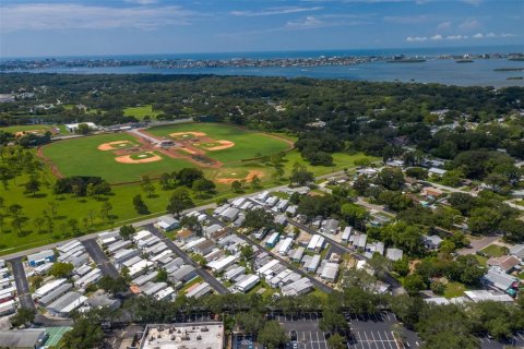 Terreno en venta en Saint Petersburg, Florida № 1720915 - foto 1