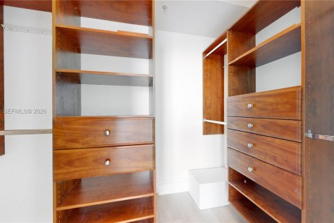 Condo in Miami, Florida, 3 bedrooms  № 2004124 - photo 20