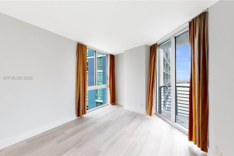 Condo in Miami, Florida, 3 bedrooms  № 2004124 - photo 11