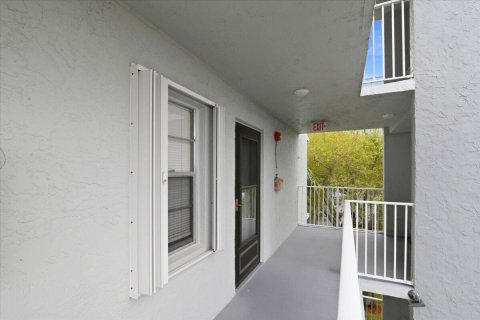 Copropriété à vendre à Pompano Beach, Floride: 2 chambres, 76.64 m2 № 2146002 - photo 3