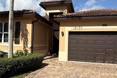 Купить виллу или дом в Хомстед, Флорида 4 спальни, 174.38м2, № 1992004 - фото 1