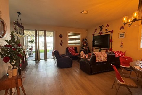 Casa en venta en Homestead, Florida, 4 dormitorios, 174.38 m2 № 1992004 - foto 8