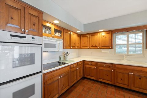 House in Tampa, Florida 3 bedrooms, 306.58 sq.m. № 1349507 - photo 10