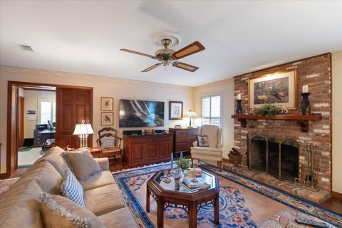 House in Tampa, Florida 3 bedrooms, 306.58 sq.m. № 1349507 - photo 15