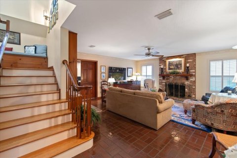 House in Tampa, Florida 3 bedrooms, 306.58 sq.m. № 1349507 - photo 16