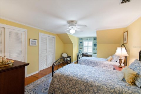 House in Tampa, Florida 3 bedrooms, 306.58 sq.m. № 1349507 - photo 22