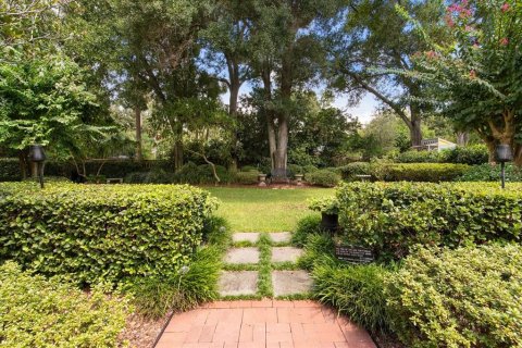 House in Tampa, Florida 3 bedrooms, 306.58 sq.m. № 1349507 - photo 28