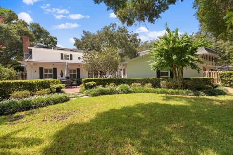 House in Tampa, Florida 3 bedrooms, 306.58 sq.m. № 1349507 - photo 25