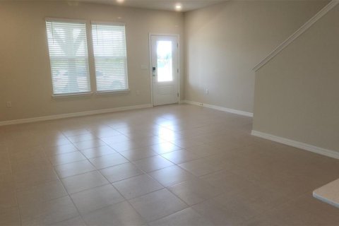 Townhouse in Winter Garden, Florida 4 bedrooms, 164.44 sq.m. № 1835927 - photo 5