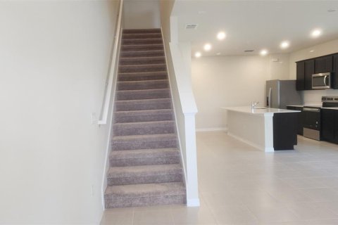 Townhouse in Winter Garden, Florida 4 bedrooms, 164.44 sq.m. № 1835927 - photo 15