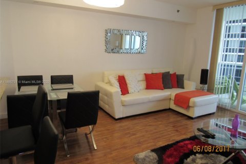 Condominio en alquiler en Hallandale Beach, Florida, 1 dormitorio, 78.41 m2 № 2085635 - foto 13