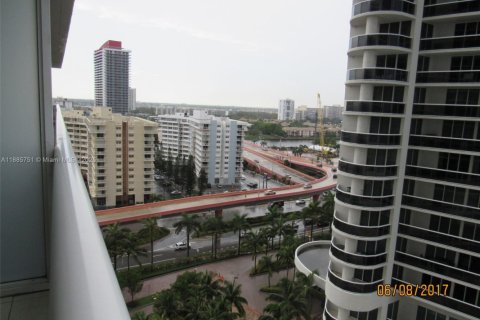 Condominio en alquiler en Hallandale Beach, Florida, 1 dormitorio, 78.41 m2 № 2085635 - foto 23