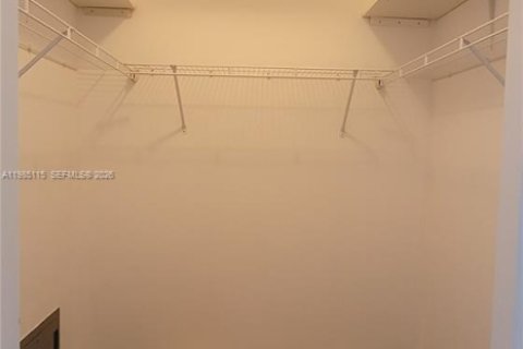 Copropriété à louer à Hollywood, Floride: 2 chambres, 112.41 m2 № 2084843 - photo 13