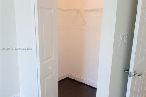Copropriété à louer à Hollywood, Floride: 2 chambres, 112.41 m2 № 2084843 - photo 22
