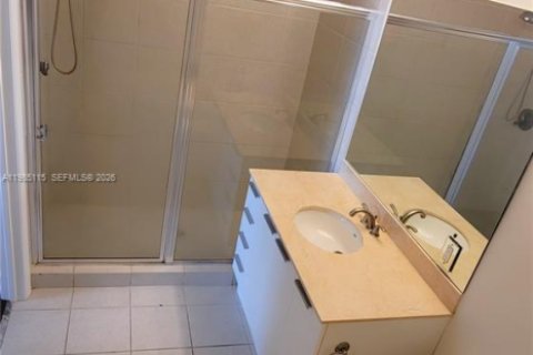 Copropriété à louer à Hollywood, Floride: 2 chambres, 112.41 m2 № 2084843 - photo 9