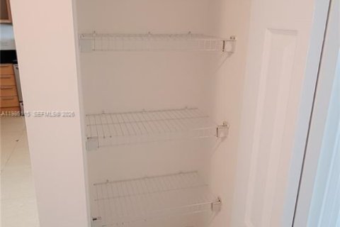 Copropriété à louer à Hollywood, Floride: 2 chambres, 112.41 m2 № 2084843 - photo 23