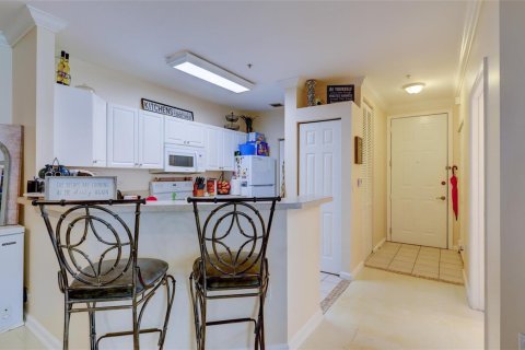 Condo in Miramar, Florida, 2 bedrooms № 2399828 - photo 6