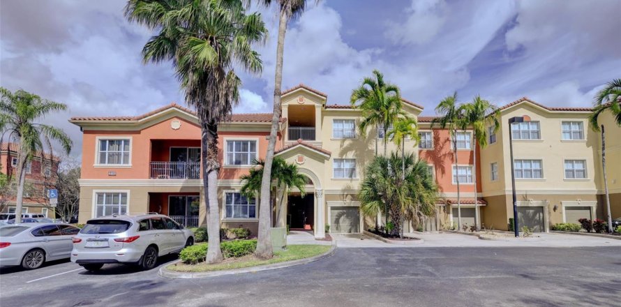Condo in Miramar, Florida, 2 bedrooms № 2399828
