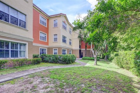 Condo in Miramar, Florida, 2 bedrooms № 2399828 - photo 20