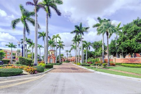 Condo in Miramar, Florida, 2 bedrooms № 2399828 - photo 22