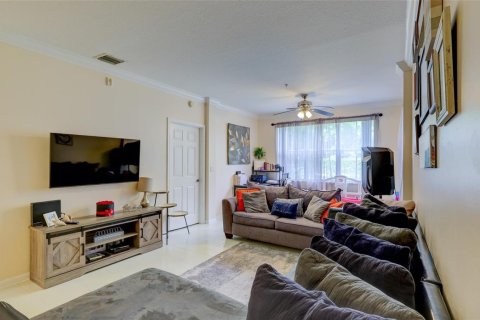 Condo in Miramar, Florida, 2 bedrooms № 2399828 - photo 11