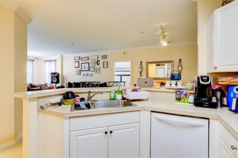 Condo in Miramar, Florida, 2 bedrooms № 2399828 - photo 4