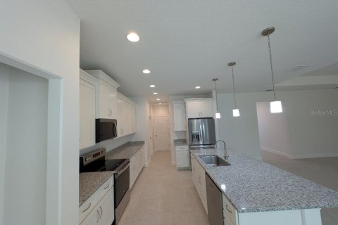 House in Palm Bay, Florida 3 bedrooms, 199.65 sq.m. № 2237303 - photo 6