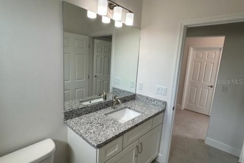 House in Palm Bay, Florida 3 bedrooms, 199.65 sq.m. № 2237303 - photo 14