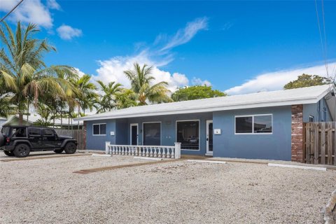 Commercial property in Oakland Park, Florida № 1603863 - photo 1