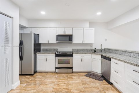 Commercial property in Oakland Park, Florida № 1603863 - photo 24