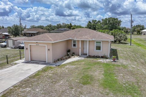 House in Punta Gorda, Florida 2 bedrooms, 120.03 sq.m. № 2291269