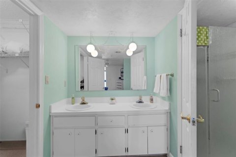 Condo in New Smyrna Beach, Florida, 2 bedrooms  № 1780692 - photo 4