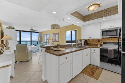 Condo in New Smyrna Beach, Florida, 2 bedrooms  № 1780692 - photo 22