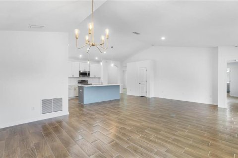 Casa en venta en Kissimmee, Florida, 4 dormitorios, 187.01 m2 № 1911629 - foto 9