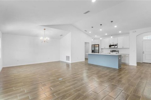 Casa en venta en Kissimmee, Florida, 4 dormitorios, 187.01 m2 № 1911629 - foto 10