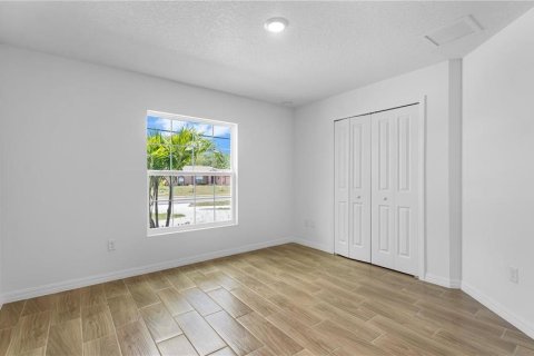 Casa en venta en Kissimmee, Florida, 4 dormitorios, 187.01 m2 № 1911629 - foto 16