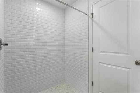 Casa en venta en Kissimmee, Florida, 4 dormitorios, 187.01 m2 № 1911629 - foto 18
