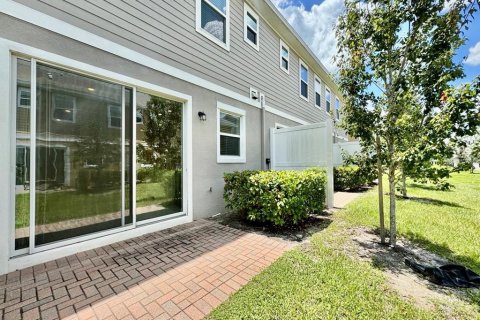 Снять в аренду таунхаус в Уэсли-Чепел, Флорида 3 спальни, 153.29м2, № 1849546 - фото 24