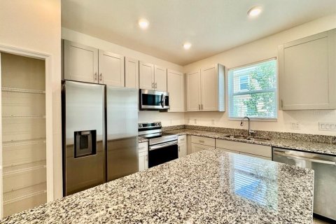 Снять в аренду таунхаус в Уэсли-Чепел, Флорида 3 спальни, 153.29м2, № 1849546 - фото 5