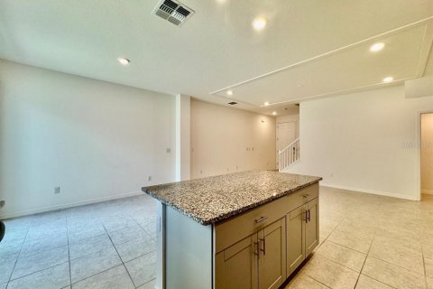 Снять в аренду таунхаус в Уэсли-Чепел, Флорида 3 спальни, 153.29м2, № 1849546 - фото 8