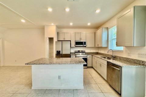 Снять в аренду таунхаус в Уэсли-Чепел, Флорида 3 спальни, 153.29м2, № 1849546 - фото 7