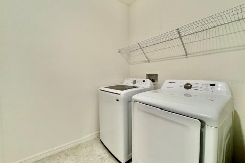 Снять в аренду таунхаус в Уэсли-Чепел, Флорида 3 спальни, 153.29м2, № 1849546 - фото 23