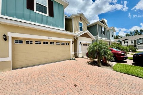 Снять в аренду таунхаус в Уэсли-Чепел, Флорида 3 спальни, 153.29м2, № 1849546 - фото 2