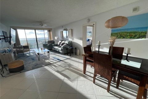 Copropriété à louer à Hutchinson Island South, Floride: 2 chambres, 133.41 m2 № 2154910 - photo 10