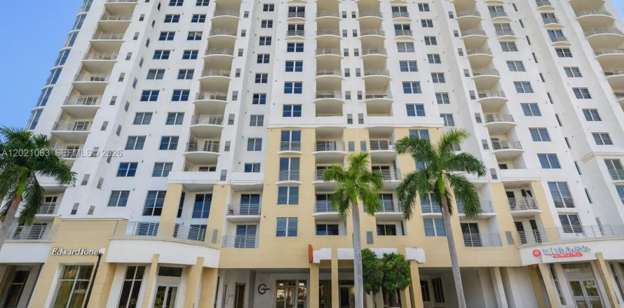 Condominio en Hollywood, Florida, 2 dormitorios  № 2078342