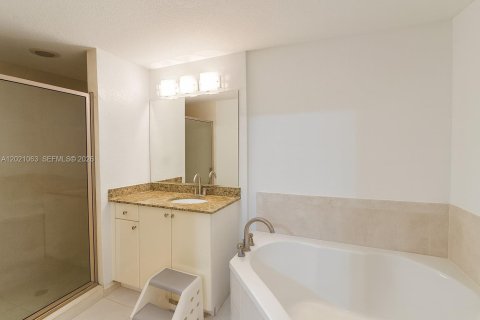 Condominio en venta en Hollywood, Florida, 2 dormitorios, 96.25 m2 № 2078342 - foto 20