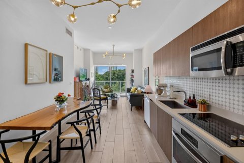 Condo in Miami, Florida, 1 bedroom  № 2249815 - photo 7